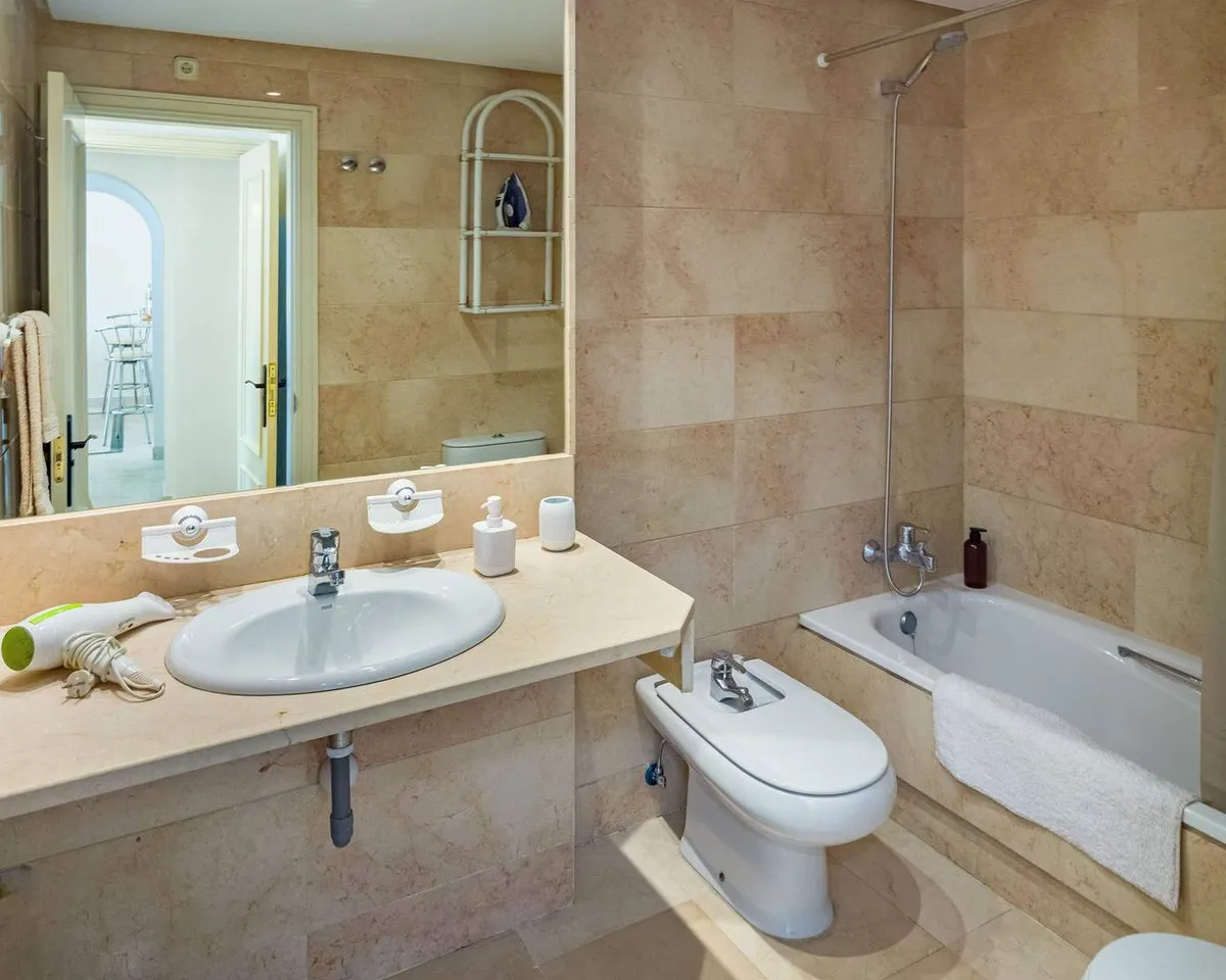 a7f78921-797b-400b-80d3-ea246df291e2