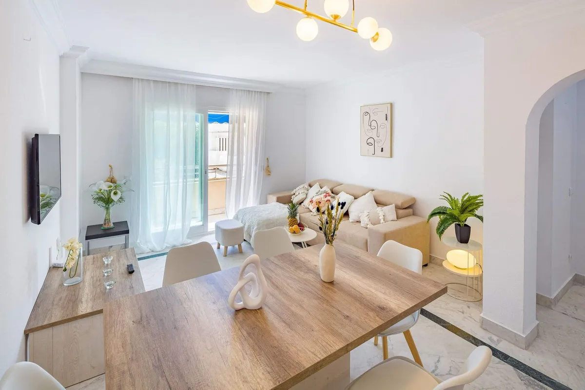 d1bbd508-b534-4a4e-9a44-3ae6ac880fb9