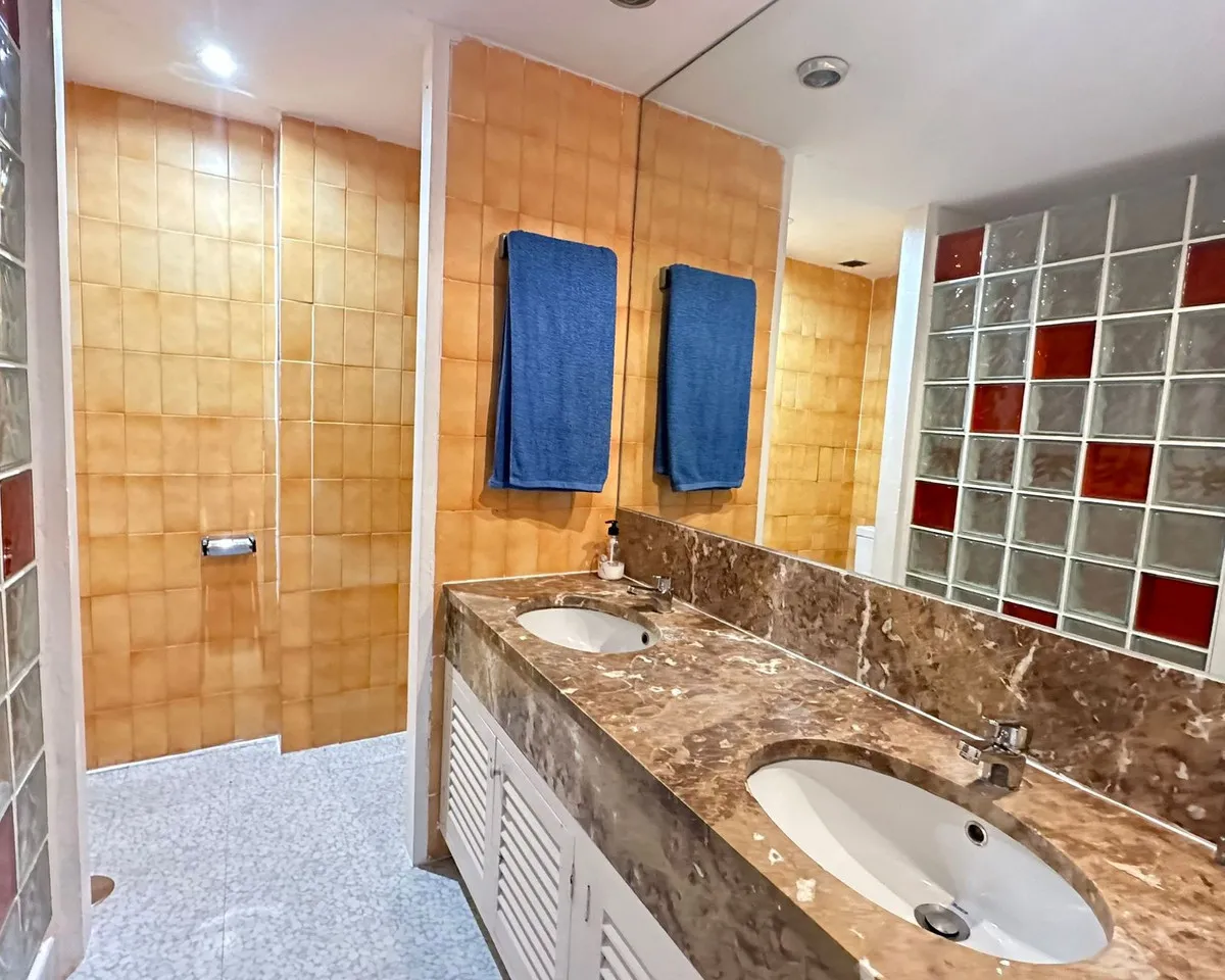 c0907571-1d9b-4ad0-8726-483997b37f44