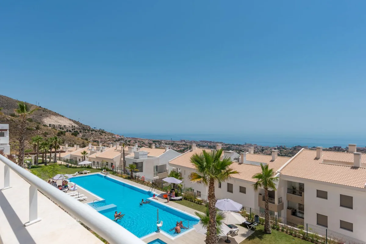 8f203eec-d4bb-4745-85a7-aead8ac0a7f1