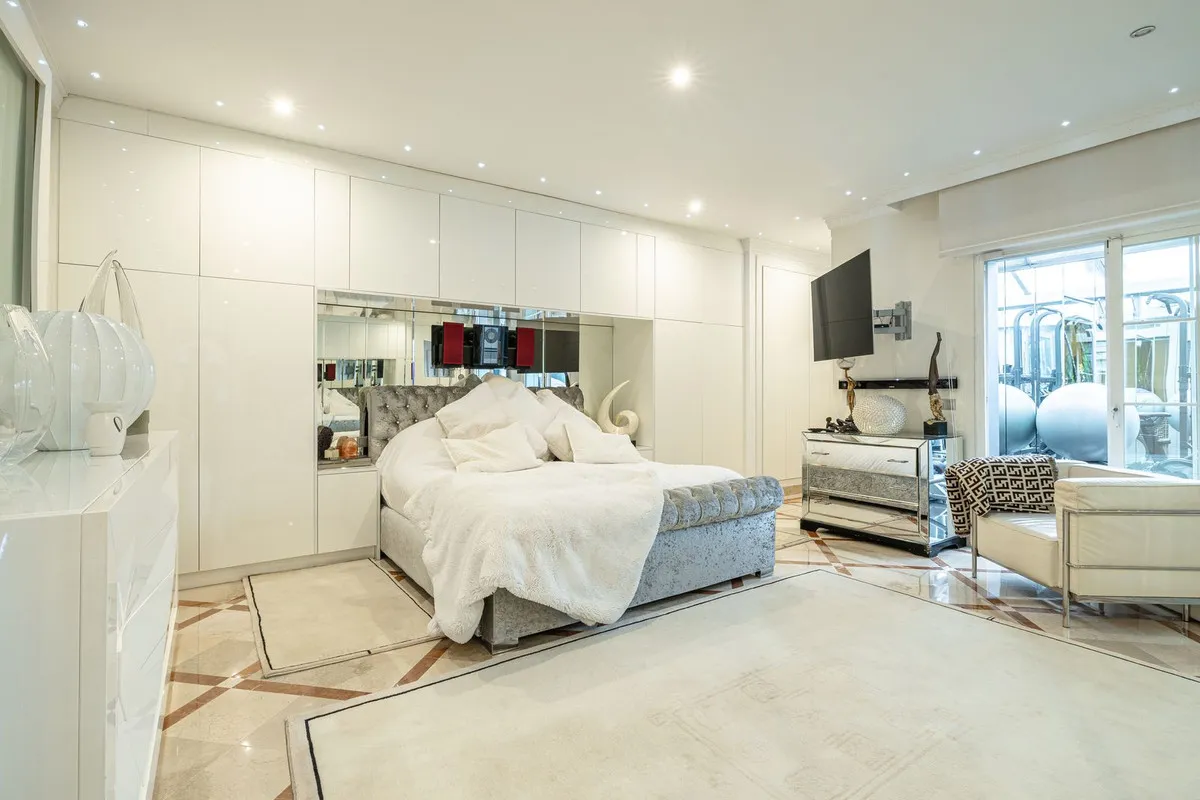 4b526114-1af6-4d63-8351-10eebfde4d0a