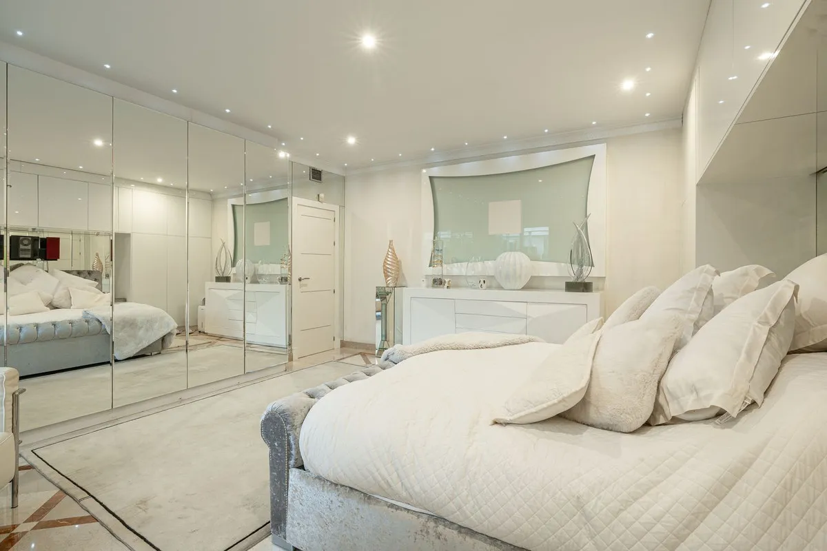 f59433c1-346b-4fa2-a6c0-5bee7d4954b6