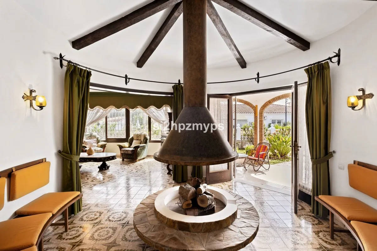 318071dc-d872-460a-933f-c39167fad6c4