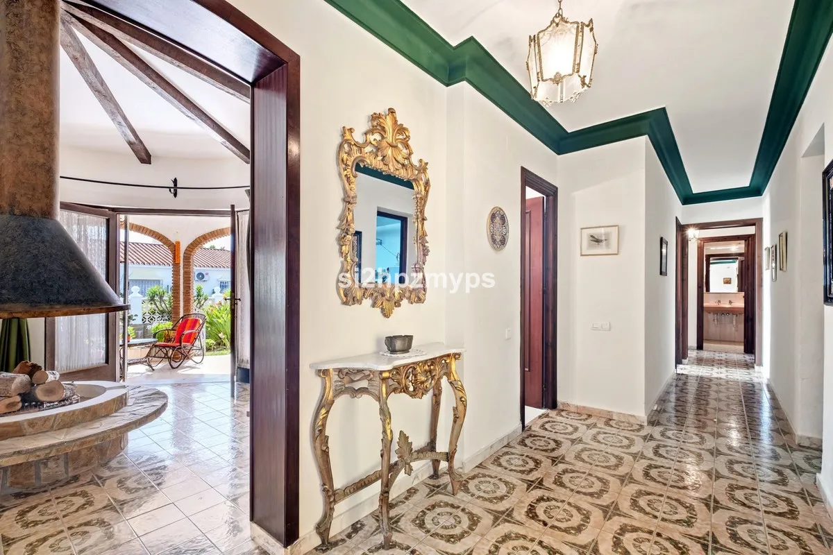 8a672337-c6e7-425b-93cc-9aac6151c843