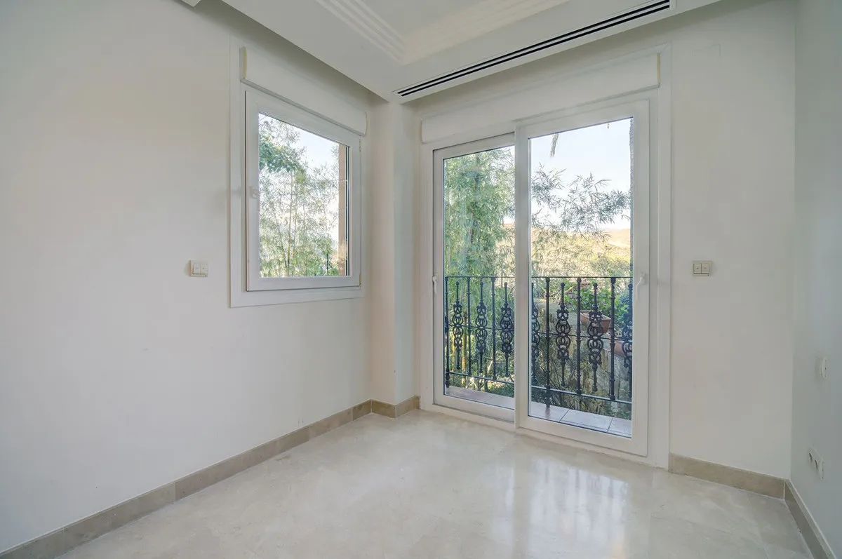 b5ec6707-7897-433e-a463-6bcaedb14051