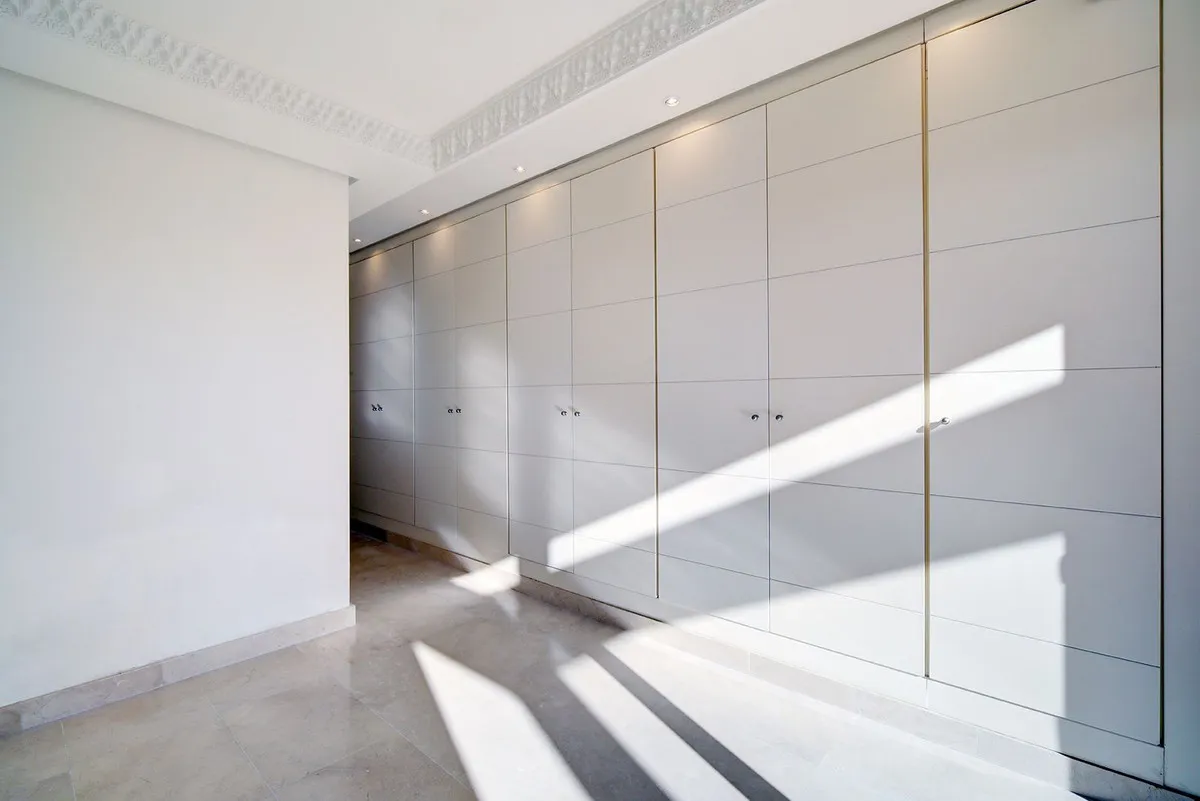 e1b0bdd6-fae3-4067-81e9-f0aedd2df3b1