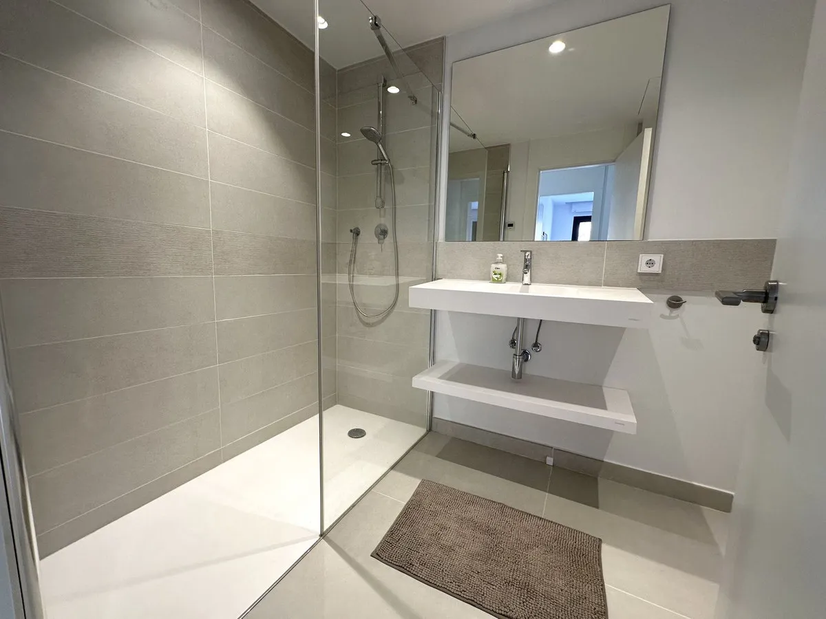 c82f7656-68aa-41b1-84b9-c8a73ed694ef