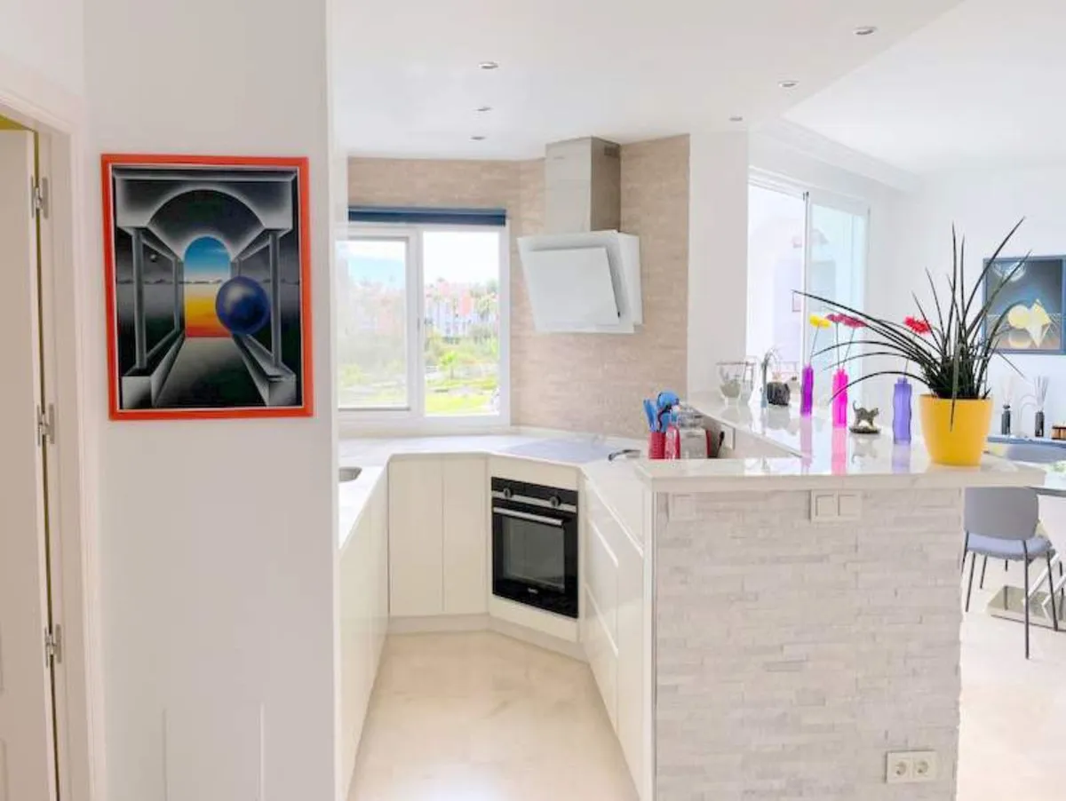 00f3594e-eb72-4e64-8f46-1001ef3a626c