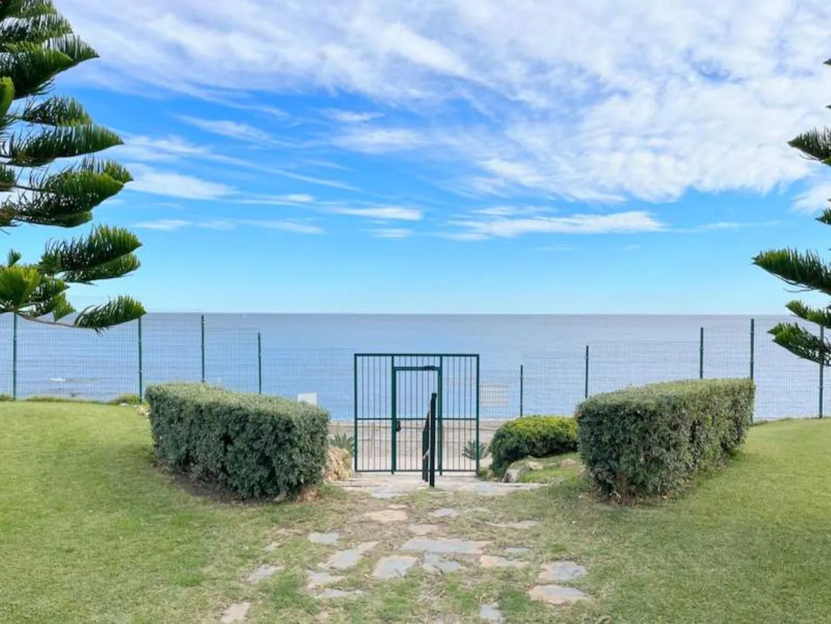 a6d92567-2997-4c18-bf56-34ebaa554381