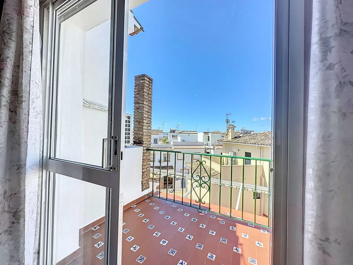 d7ee1f5e-de3d-4c0d-a2ce-2fc9bb2e8acf