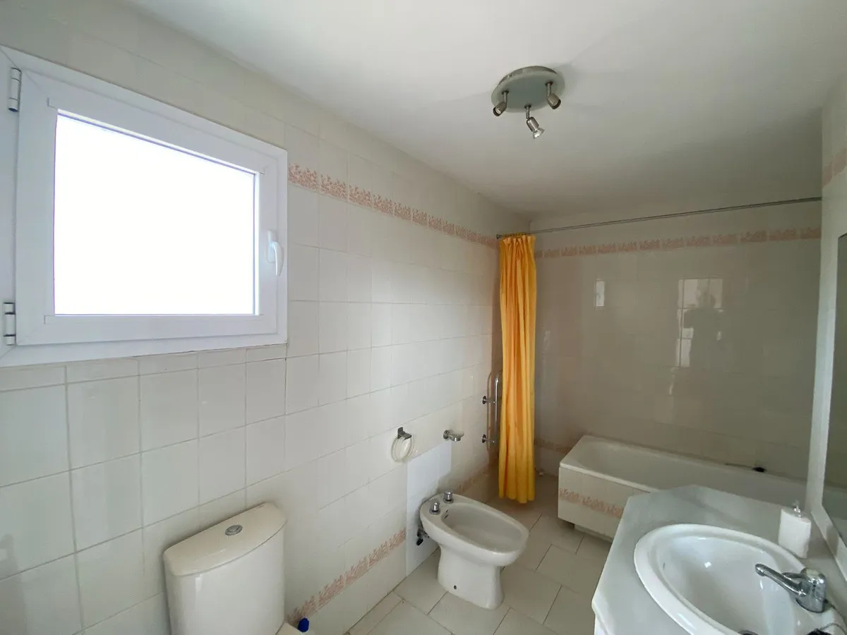 43f5fad0-5eb9-41af-b34d-9884dd93c922