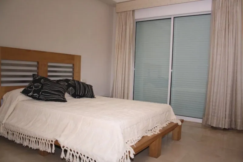 094f6a7b-4002-44be-a985-34847fe0a2df