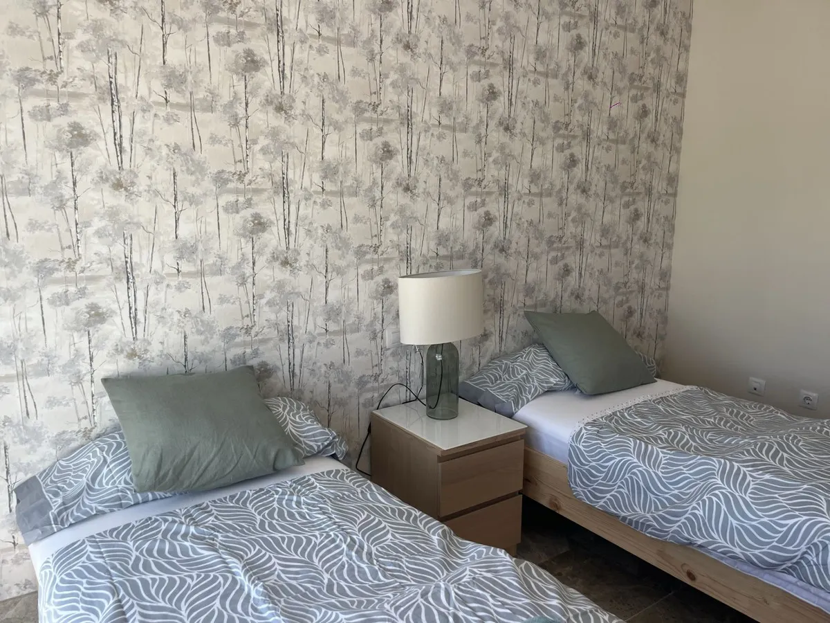 e951502f-fe16-4a56-b569-5fe4f38b5761