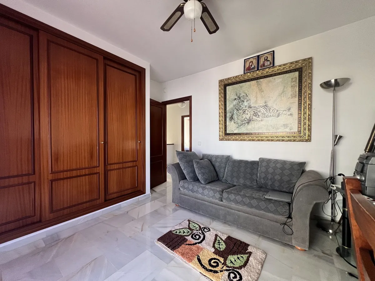 0de29054-0961-4c80-bb41-04760d9b403d