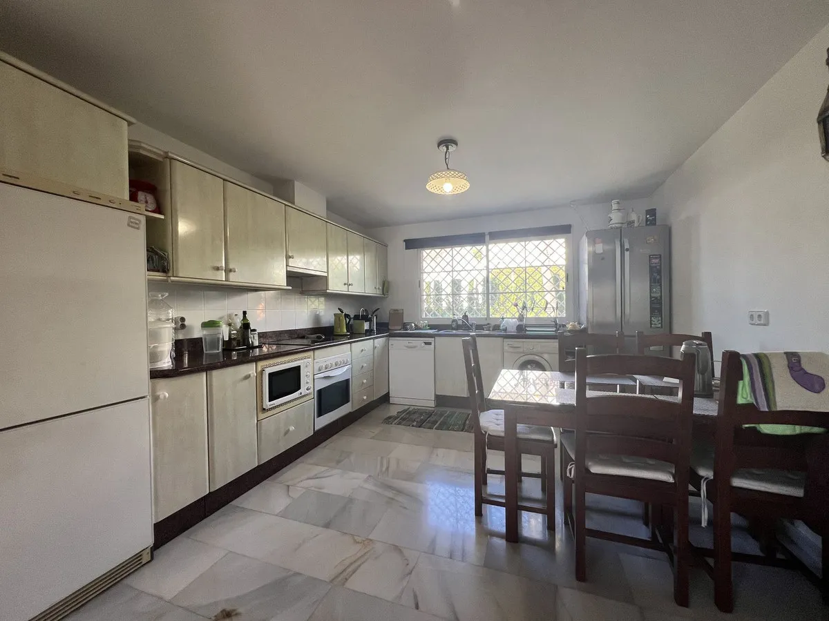 1e9e97f2-1087-45f7-930c-5ffdcb379435