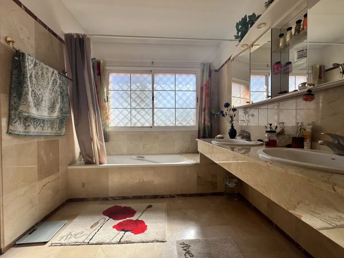 34c7c469-064b-44b4-aa04-addc61784317