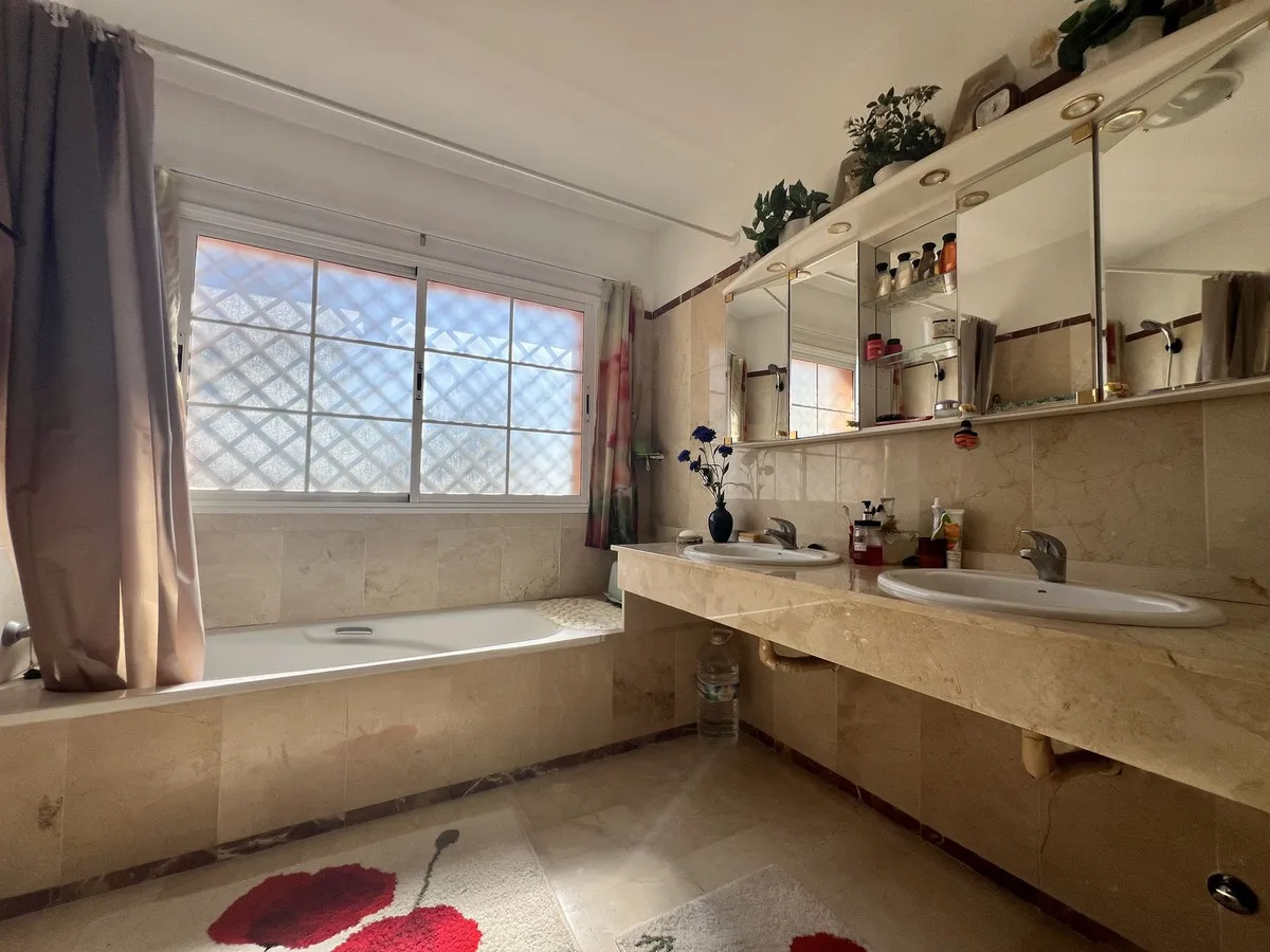 b6503096-ef12-430a-90cd-e261c712aa13