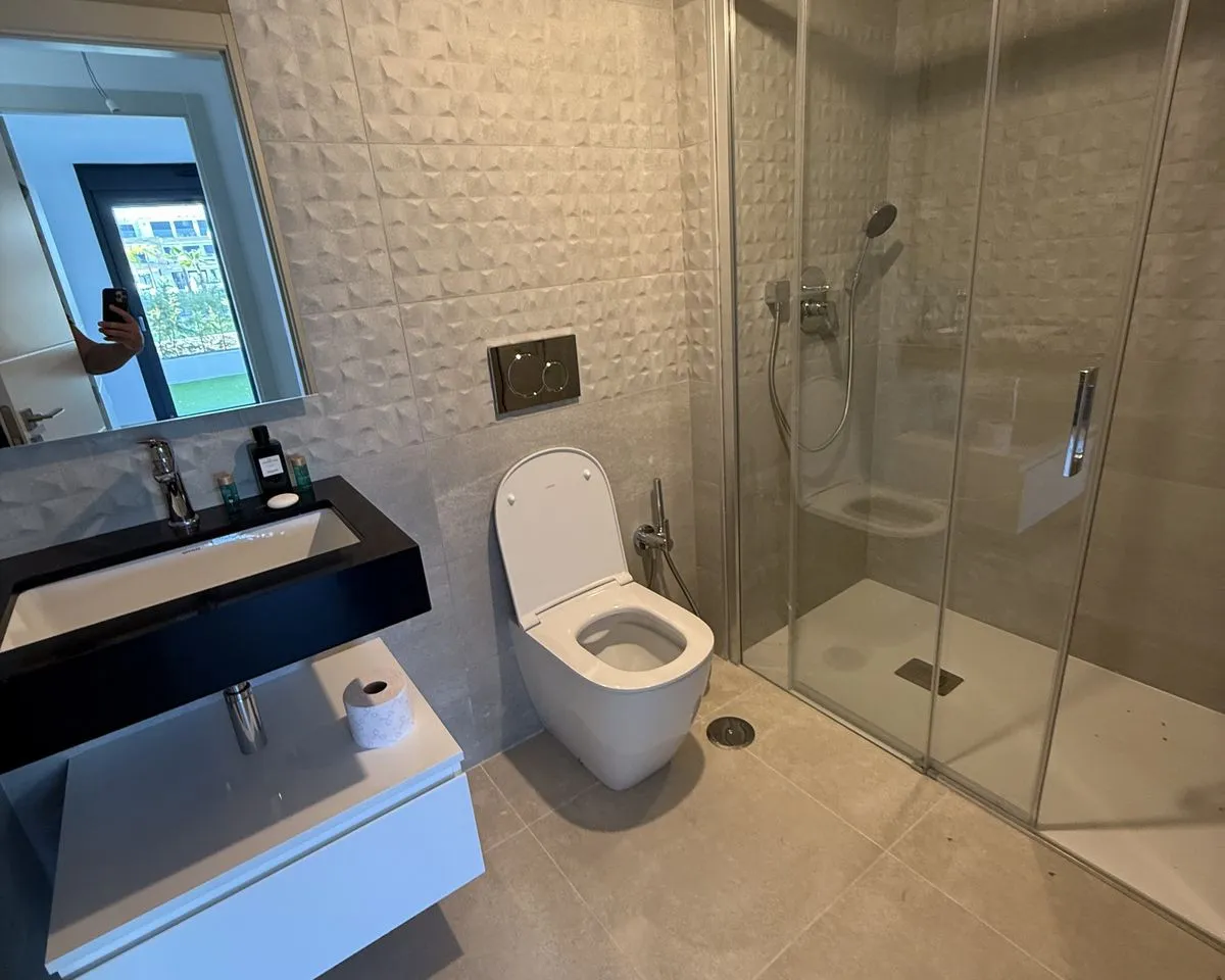 06a76b5d-2deb-466d-8475-9207acdfa0c8