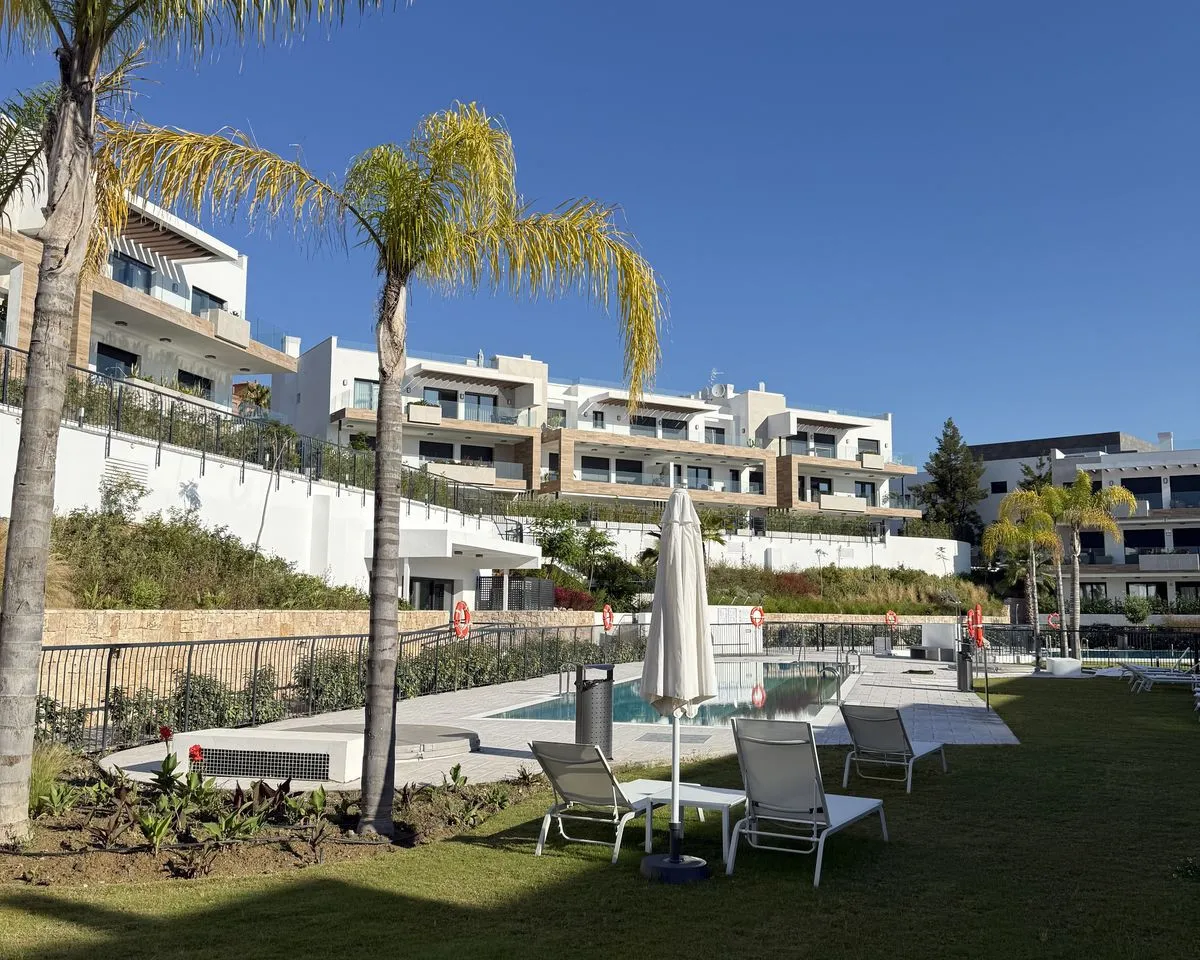 804256c7-07fd-4c77-89e3-532c9a4d587d