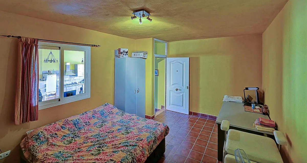 2db9e932-1731-4995-adcf-bd080a121b79