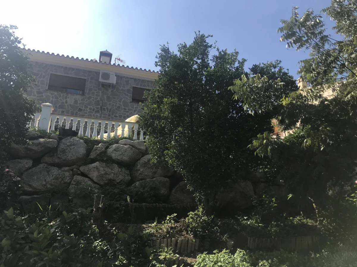 3bc0d5e5-382e-4a34-a91c-9aeaf353c78b