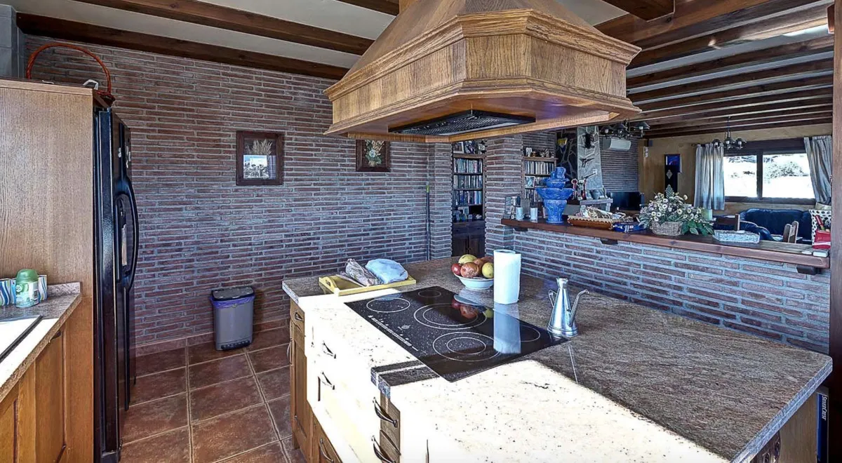 6e0a29af-3fef-4e93-8141-975f2b5632c6