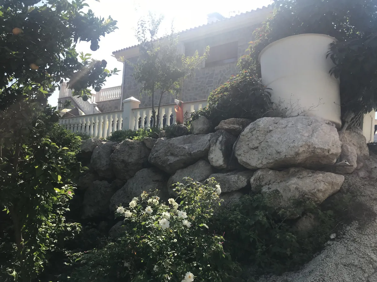 72d8b02b-d7af-4efd-a84d-2d74fa132715