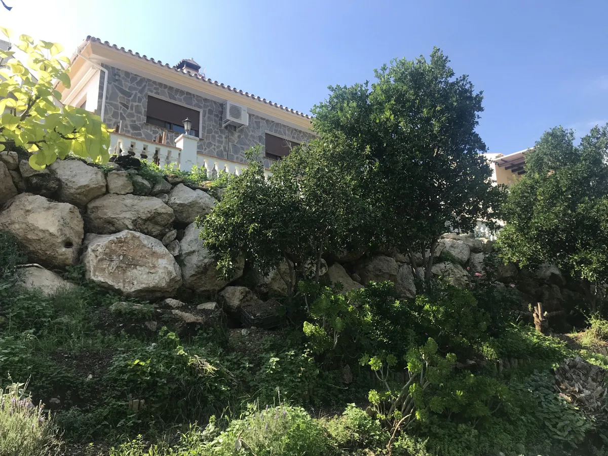 e23ddff6-4424-4366-a30c-8e61f0d09fab