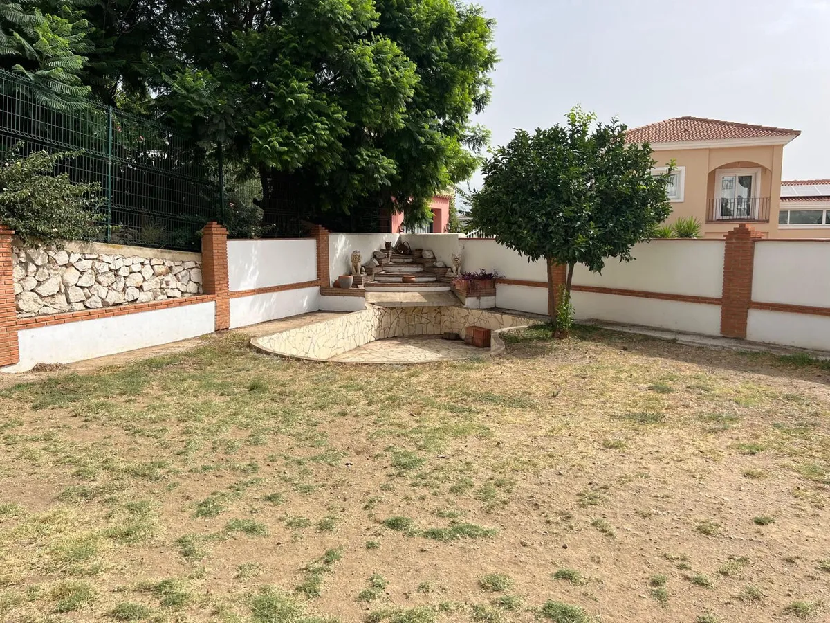 74359b6b-cc46-45ba-9daf-80c9b73683dd