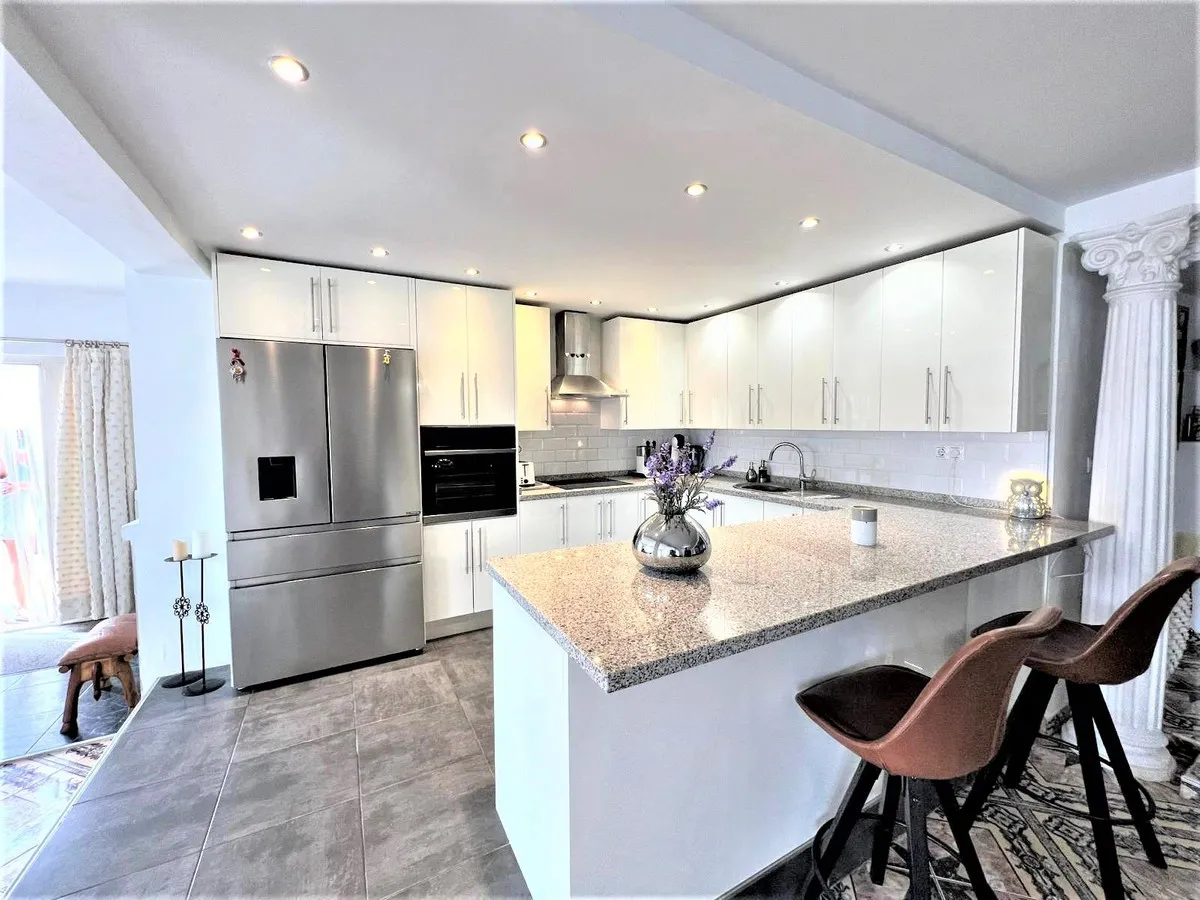 a57a5cbe-6802-4cd1-b79c-a633097673d7