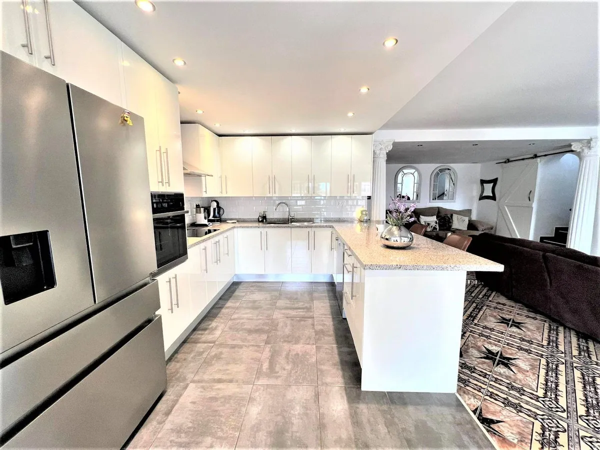 b6cc6e12-cc3a-45f4-a34e-94f532180ebb