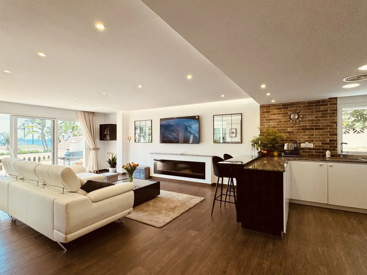 604451d1-3bce-4ca7-a989-421d73aa83d1