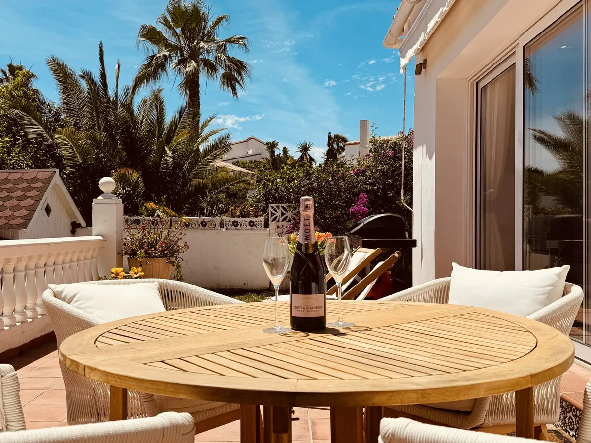 bf5dfc89-6dea-4241-83c5-6ba75a10462d