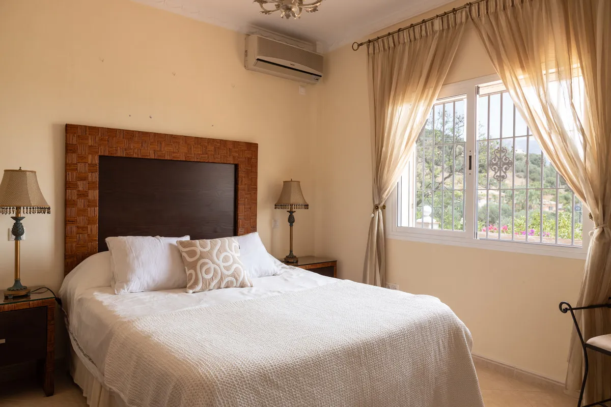 f25947ce-8fc3-4976-a8d5-13c104e9d6be