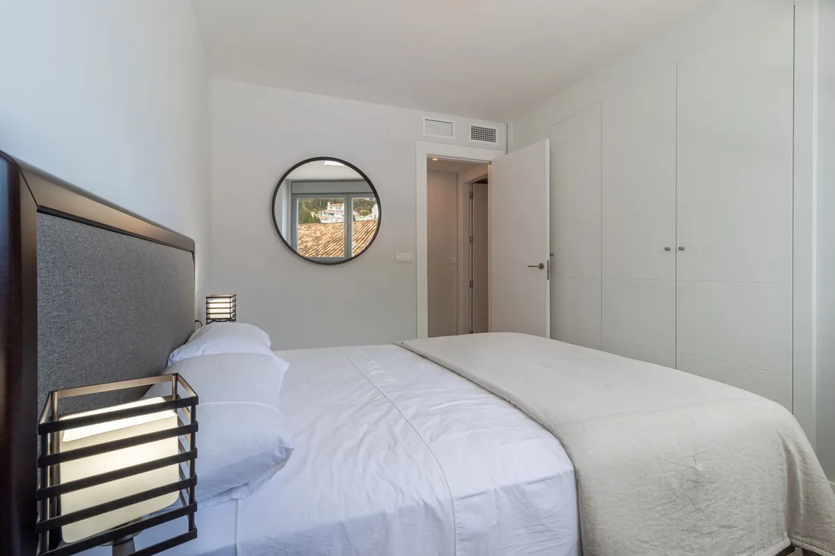 2a4df928-7c02-4240-884f-684113e4c2b9