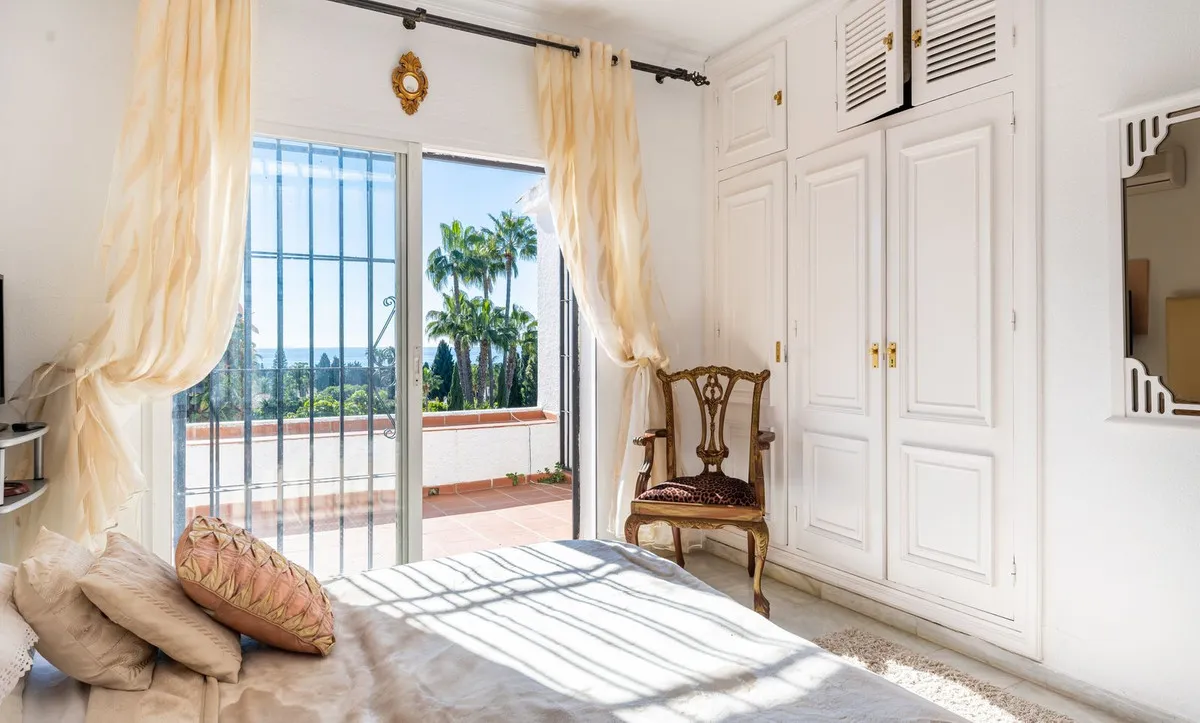 9944b140-c8bd-4fdf-ac71-363e04492515