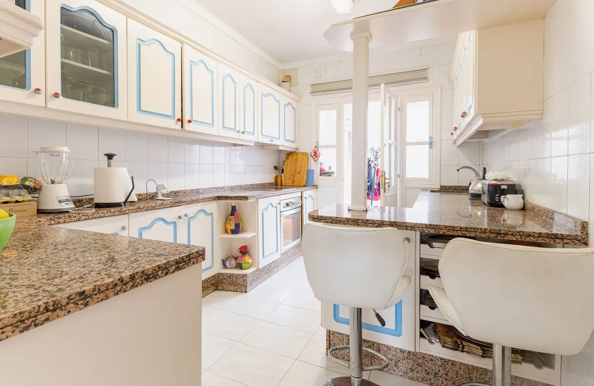 c800304e-5607-4c0c-a46a-8fd2e4aaeb65