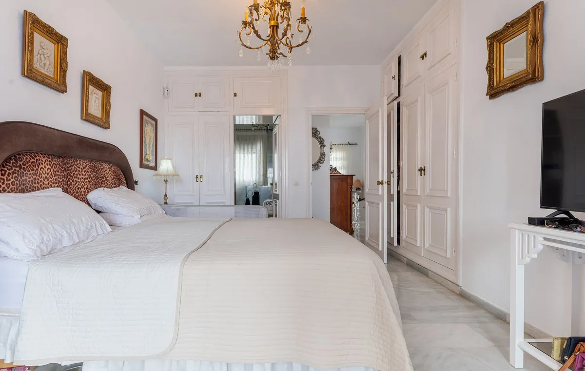 cc0a3e99-9e27-4e16-97ef-b383e6749c2b