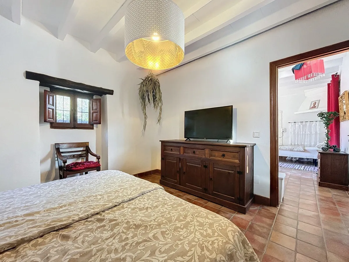 546c8561-8b09-4923-9387-ad66ab7d9991