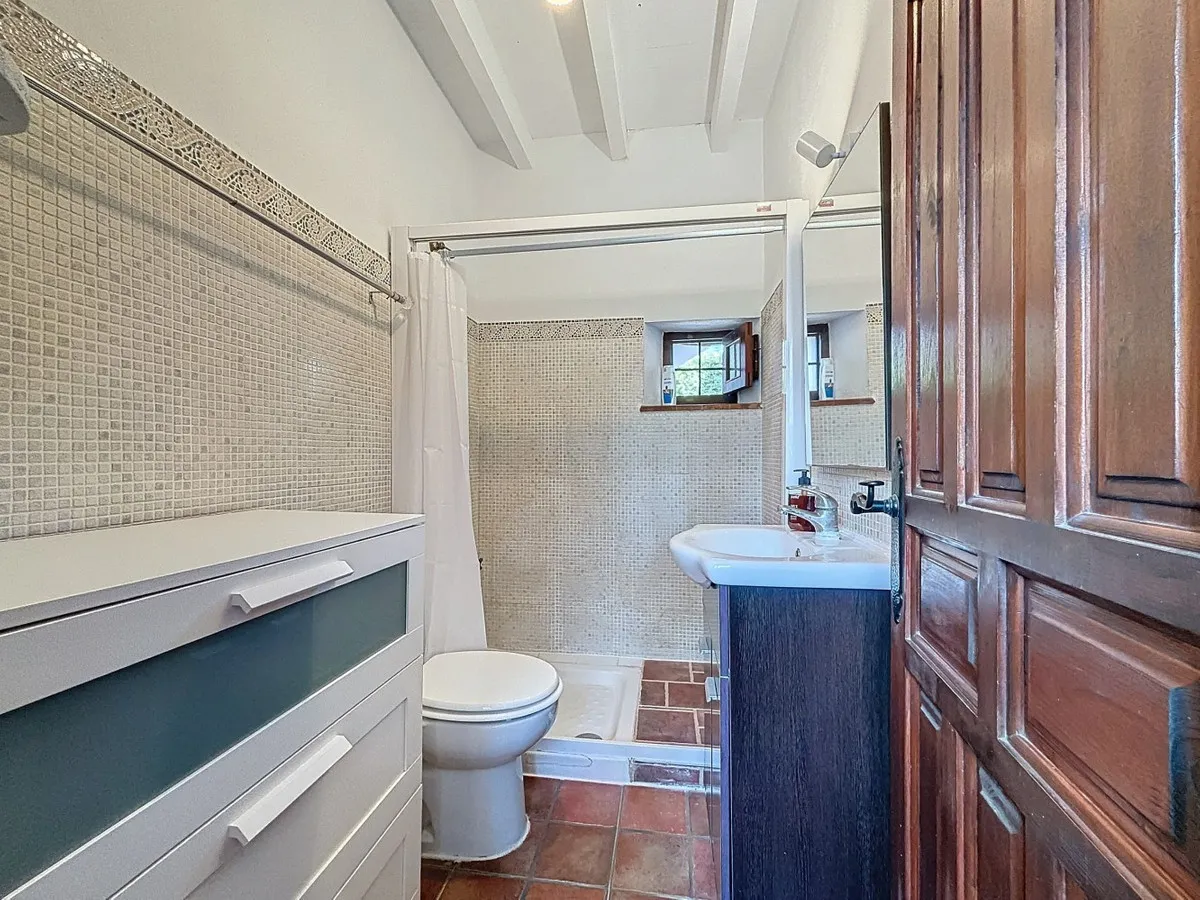 7d33dd75-7fbc-48e9-9fc2-34533f68683f