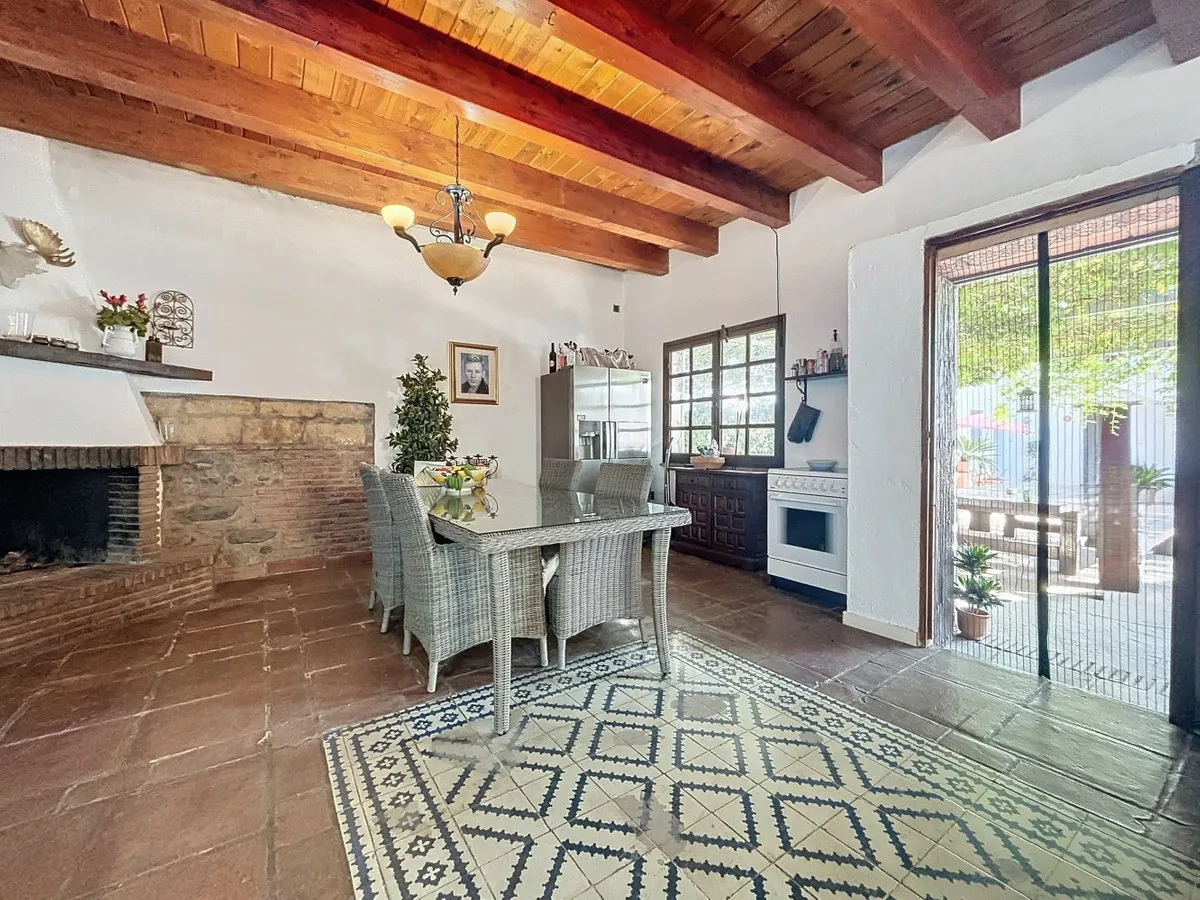 c7989d75-13a5-4a55-bb8d-972e273be5ad