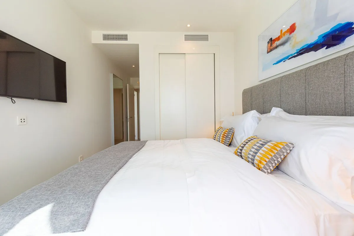 979fa6b8-f7ef-4e72-8e7f-e57bbffb7309