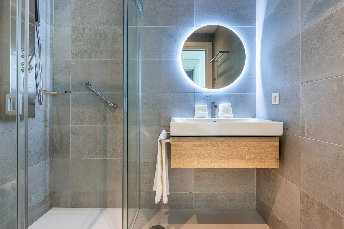 7ac7e347-9a60-4237-b136-31f8cc24a25c