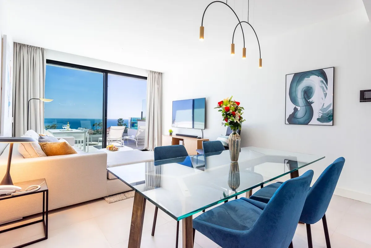 e4d1b458-6bb7-48c8-ab16-42a3a35a9619