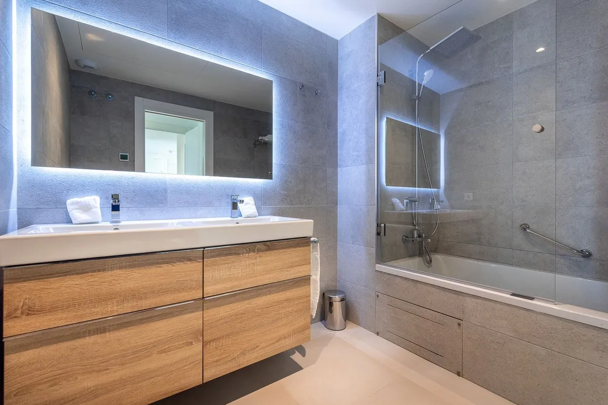 f6fc6626-44f4-4be6-91f4-6079282ee349