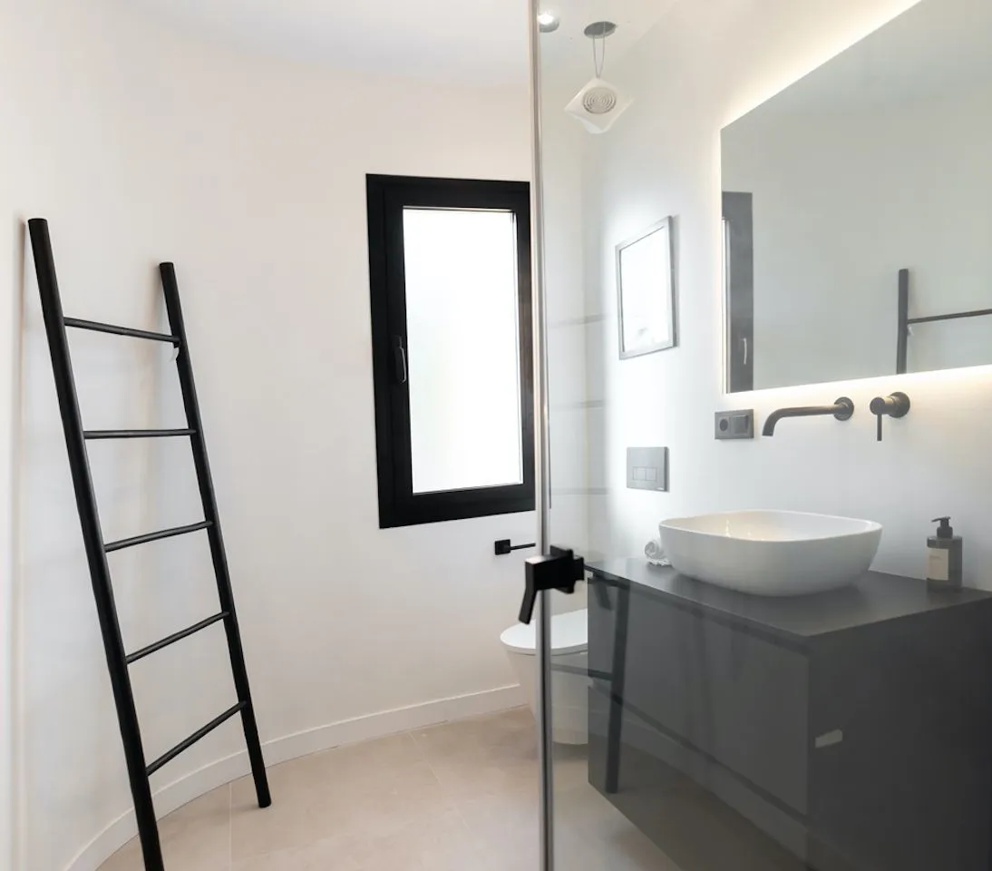 8e63a90d-abc8-47f7-b898-effcdd9ed3b9