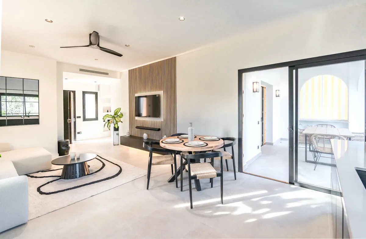 9ab97db6-50ad-495b-8636-83e33f716755