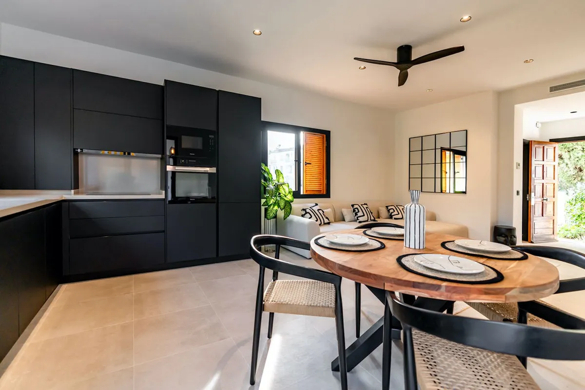 a5b969fe-4022-4334-973b-741ec4878925