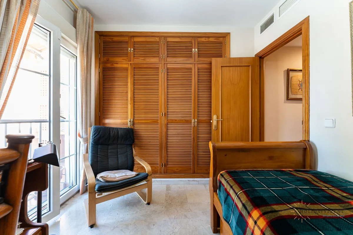 1c5c1869-beef-40e3-8955-b9a60a238017