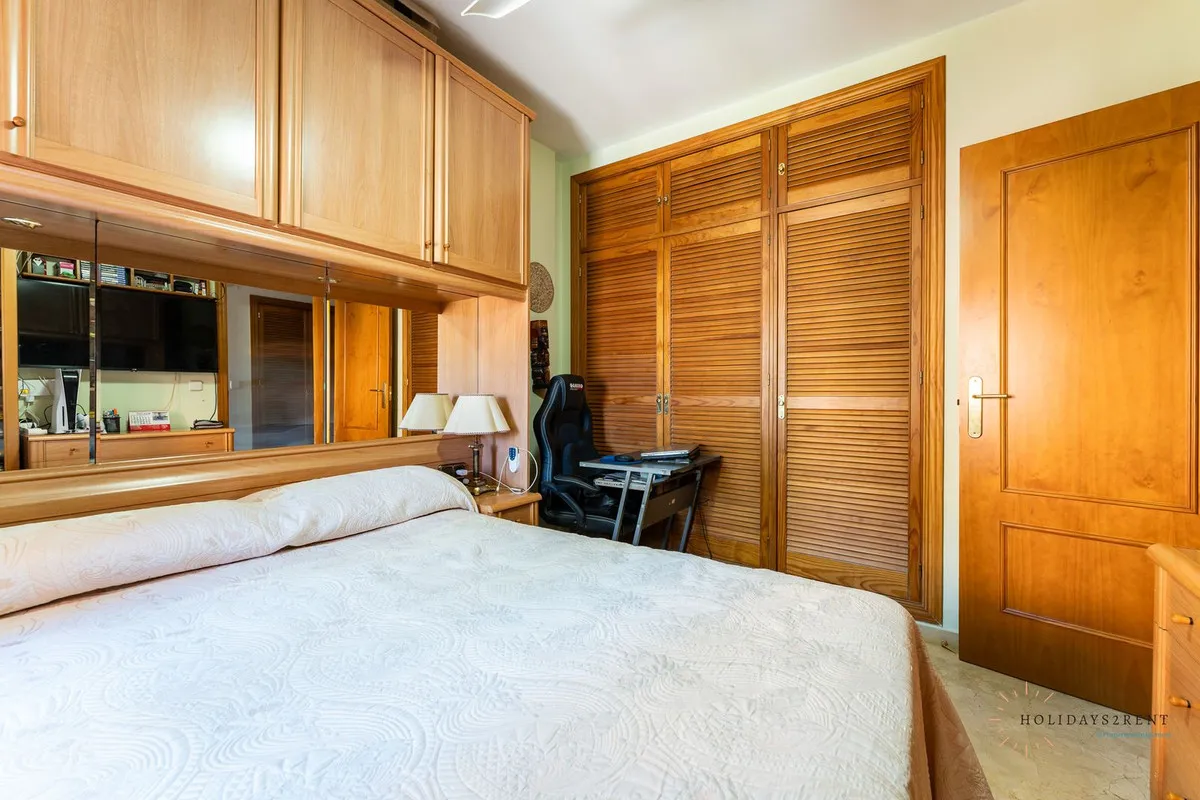 4f906d6e-a72f-4a56-a37b-c53f546d9b38